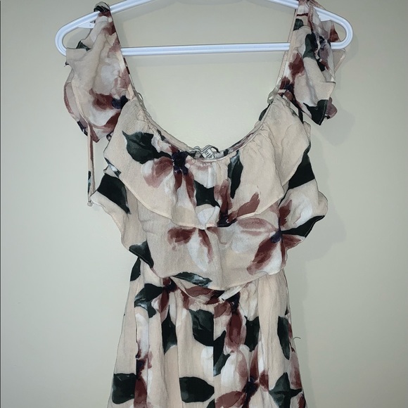 AMERICAN EAGLE Ruffle-sleeve Romper - Picture 3 of 7